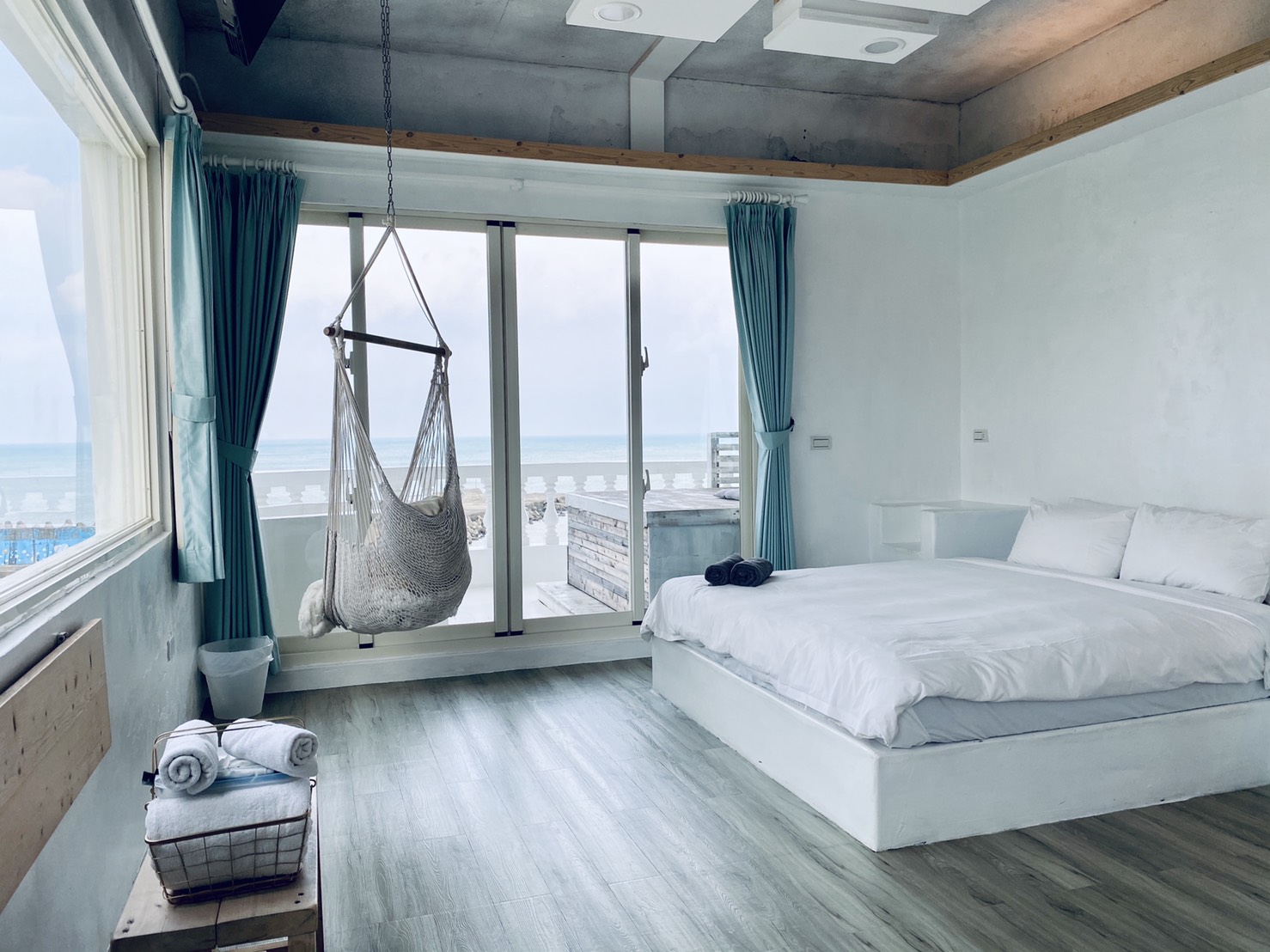 【旅行－墾丁】白色領地日出海景民宿 WhiteLance B&B：希　臘　藍